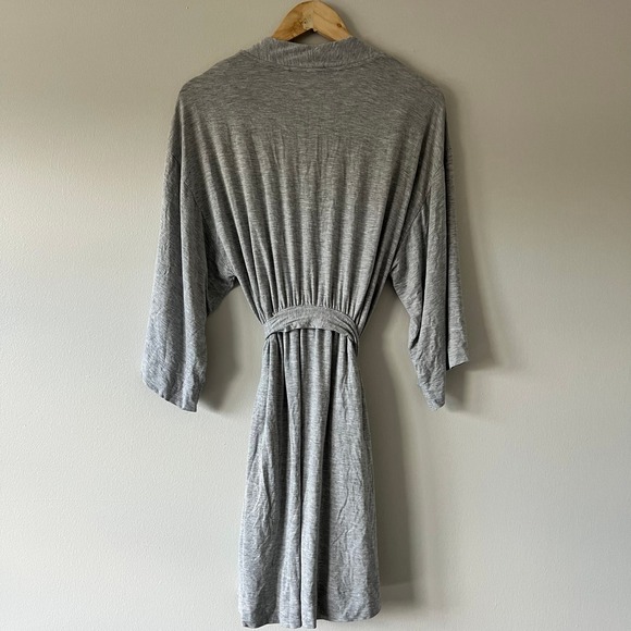 Soma Gray Knit Robe Soft Lightweight Lounge Sleepwear S/M Small Medium - Picture 2 of 5